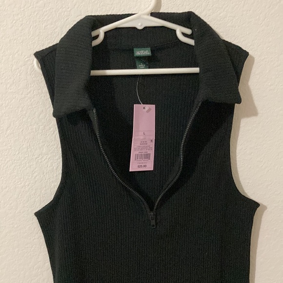 Wild fable Large black sleeveless dress. Collar with zipper 94% cotton 6%spandex - Picture 3 of 9